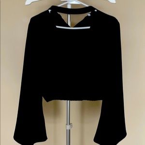 Black bell sleeve Cropped Zara top